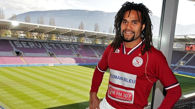 Christian Karembeu a endossé le maillot grenat du Servette FC de 2004 à 2005. Il a été champion du monde avec la France en 1998. [Fabrice Coffrini]