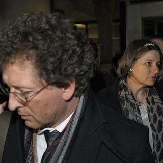 Roland et Nicole Trezzini à la sortie de la deuxième journée du procès de Daniel H. [KEYSTONE - Steffen Schmidt]