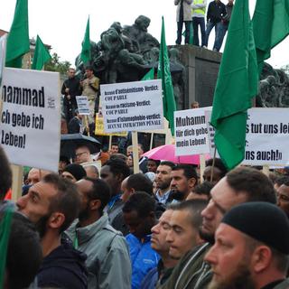 250 personnes ont répondu à l'appel du Conseil islamique suisse et d'autres organisations musulmanes et ont manifesté à Berne. [Gaël Klein]