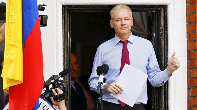 Lors d'une apparition publique depuis le balcon de l'ambassade équatorienne, en août, Julian Assange s'était présenté comme la victime d'une "chasse aux sorcières" américaine. [Kerim Okten]