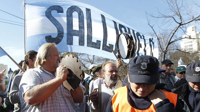 Le ras-le-bol des Argentins les pousse à nouveau dans la rue. [Enrique Marcarian]