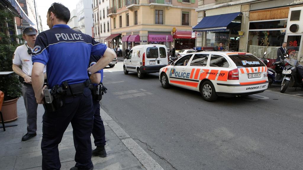 Genève lance son premier test de vigilance citoyenne où chacun surveille son quartier en collaboration avec la police. [Keystone]