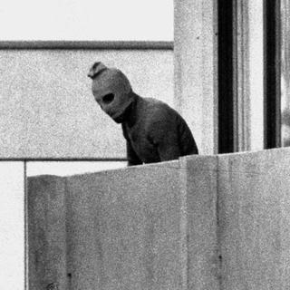Munich 1972: des membres de l'organisation palestinienne Septembre noir prennent en otage des membres de l'équipe d'Israël. [AP]
