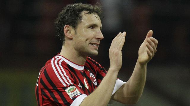 Après Nesta, Gattuso et Inzaghi, c'est au tour du Néerlandais van Bommel de quitter l'AC Milan. [Luca Bruno]