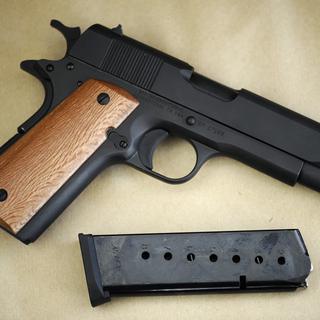 L'arme utilisée par le tueur de Toulouse est un Colt 45 Gun, comme sur cette image.