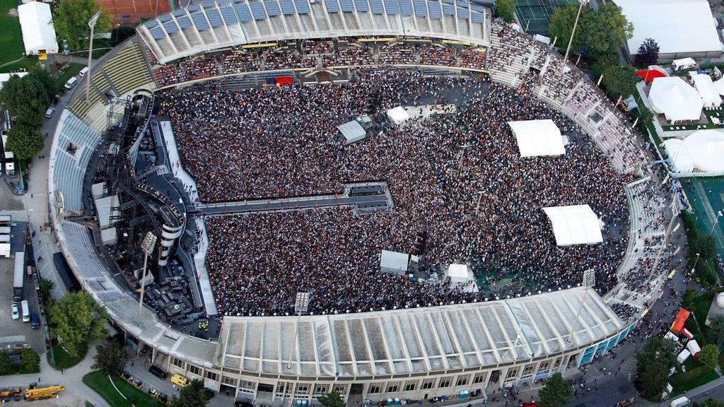 Le 11 août 2007, le stade de la Pontaise à Lausanne est plein comme un oeuf avec près de 43'000 personnes pour les Rolling Stones. [Keystone - Laurent Gillieron]