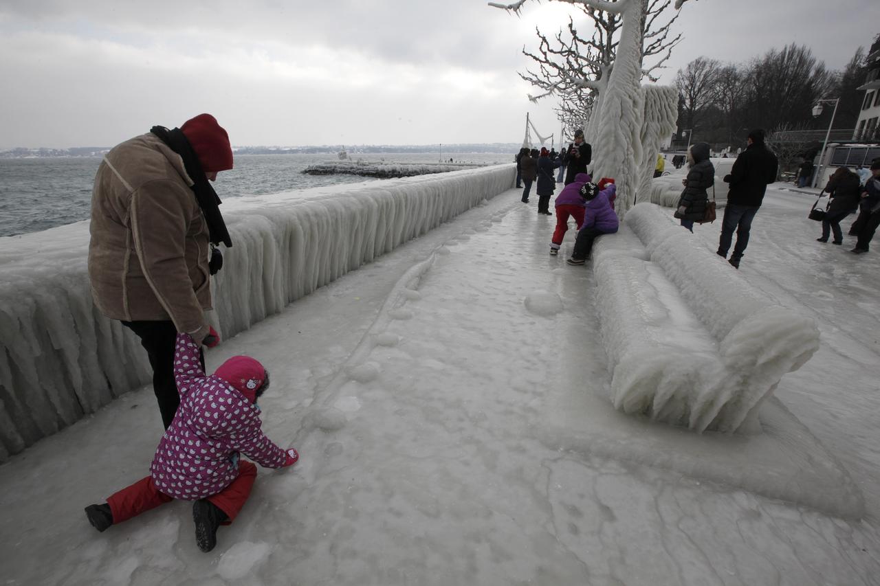 Des vents tempétueux sont annoncés sur les rives du lac Léman mardi. [REUTERS - Denis Balibouse]