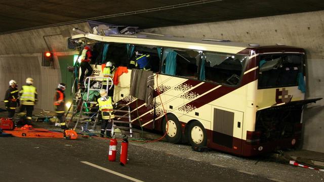 Les secouristes mobilisés durant la nuit. [KEYSTONE - Police cantonale valaisanne]