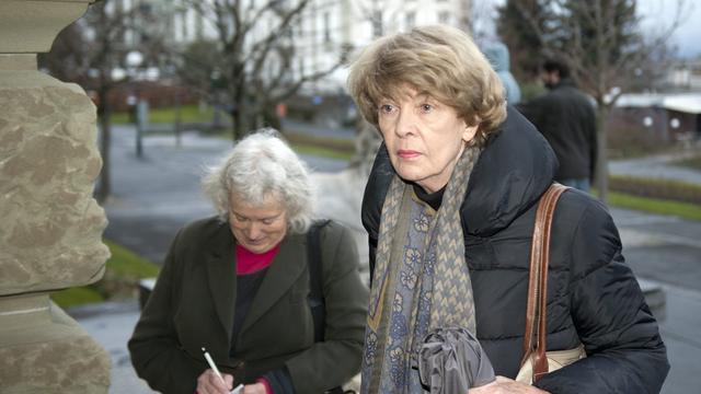 Susan George, écrivaine franco-américaine, militante altermondialiste et présidente d'honneur d'Attac, lors de son arrivée au tribunal de Lausanne mardi. [KEYSTONE - Sandro Campardo]