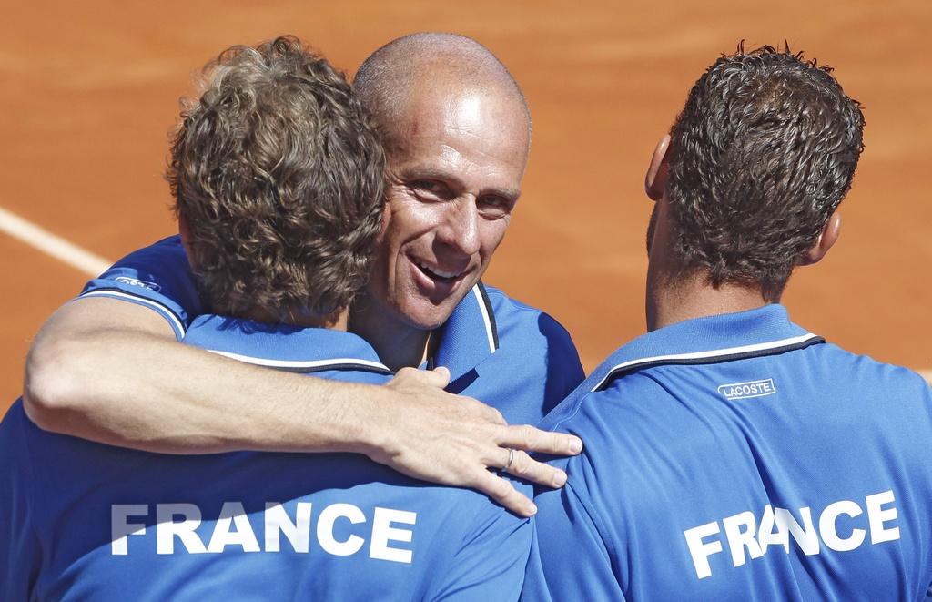 Ancien tennisman, Guy Forget habite en Suisse de longue date. Les professionnels ou anciens professionnels de la balle jaune à avoir traversé la frontière sont très nombreux: Jo-Wilfried Tsonga, Richard Gasquet, Gaël Monfils, Gilles Simon, Arnaud Clément, Arnaud Boetsch, Paul-Henri Mathieu, Fabrice Santoro, Henri Leconte, Julien Benneteau, Marion Bartoli, Amélie Mauresmo... [KEYSTONE - Guillaume Horcajuelo]