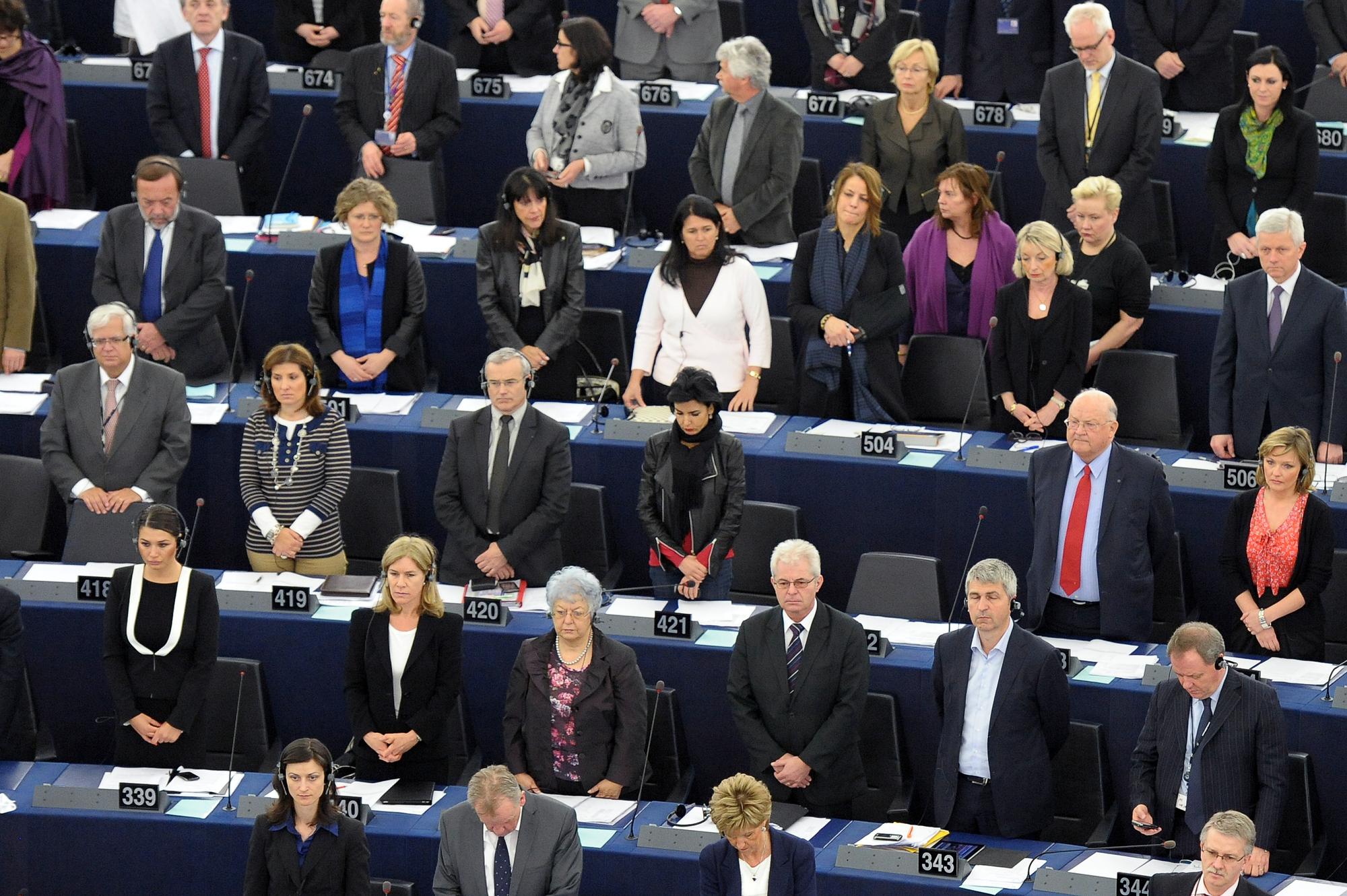 Le Parlement européen a observé une minute de silence en hommage aux victimes. [Frédérick Florin - FREDERICK FLORIN]