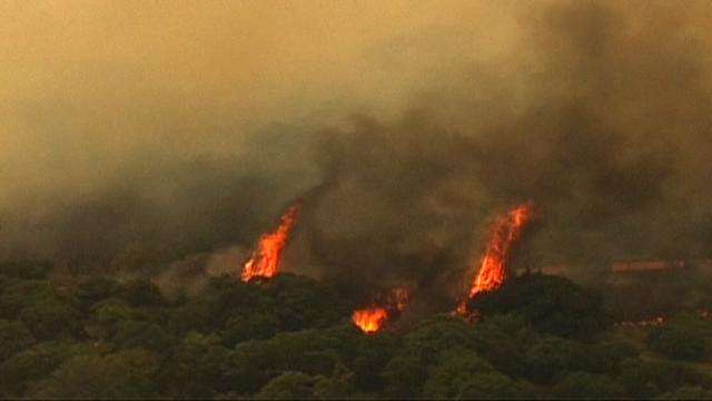 Un incendie a frappé le centre de l'Oklahoma. [APTN - APTN]