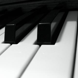 Touches de piano. [flickr.com - isaacbowen]