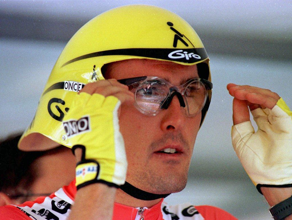 Alex Zülle avait fini 2e derrière Armstrong en 1999. Va-t-il récupérer ce maillot jaune? [Keystone - Armando Franca]