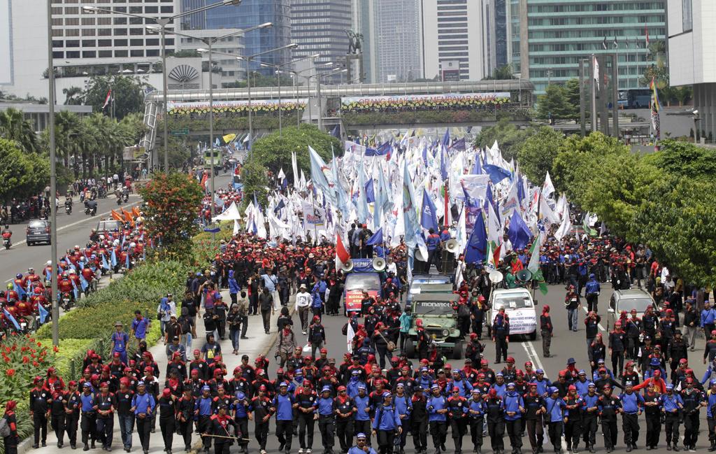 Plusieurs milliers de personnes ont participé au traditionnel défilé du 1er mai à Djakarta. [Achmad Ibrahim]