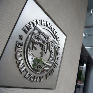 Le logo du FMI, à Washington. [Keystone - Saul Loeb]