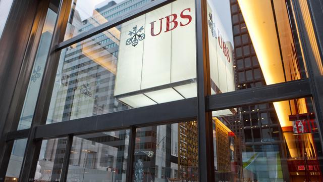 Le logo UBS sur le bâtiment de la branche de la banque suisse sur Park Avenue à New York. [Martin Ruetschi]