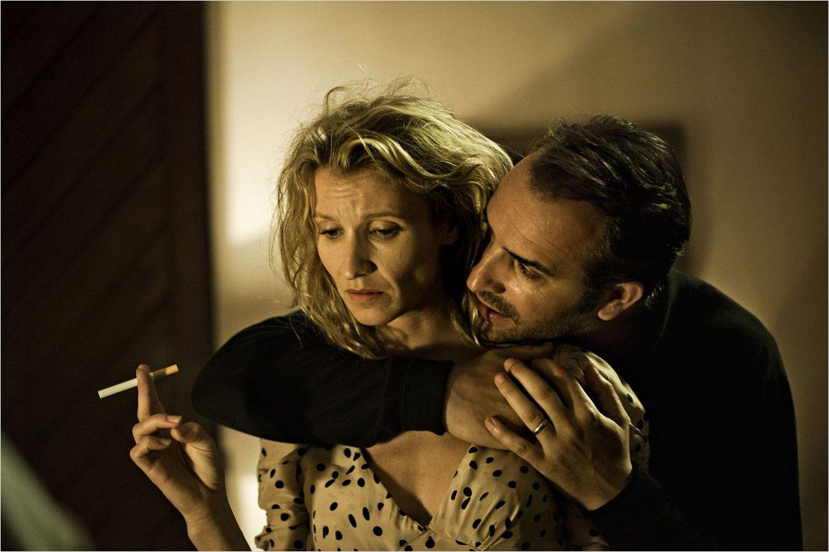 Jean Dujardin joue avec sa femme Alexandra Lamy dans "Les Infidèles". [Mars Distribution]