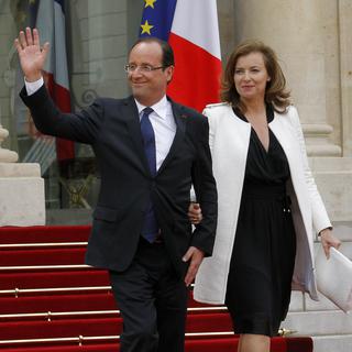 François Hollande et Valérie Trierweiler sur le marches de l'Elysée. [Patrick Kovarik]