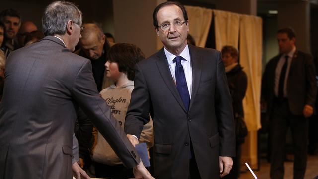 François Hollande a voté dimanche matin dans son fief de Tulle, en Corrèze. [REUTERS - Jacky Naegelen]