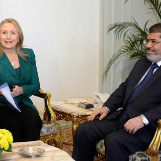 Le président égyptien Mohammed Morsi a reçu dans l'après-midi l'Américaine Hillary Clinton. [Khaled Desouki]