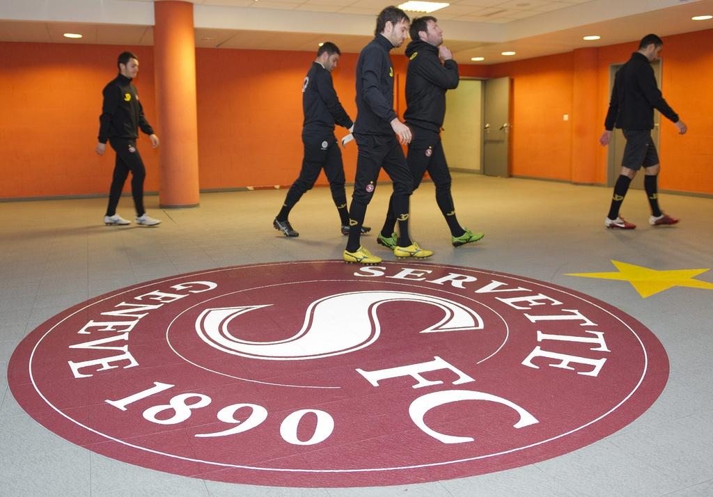 Servette risque une amende ou un retrait de points pour ne pas avoir fournis les documents officiels à la Swiss Football League. [Keystone - Jean-Christophe Bott]