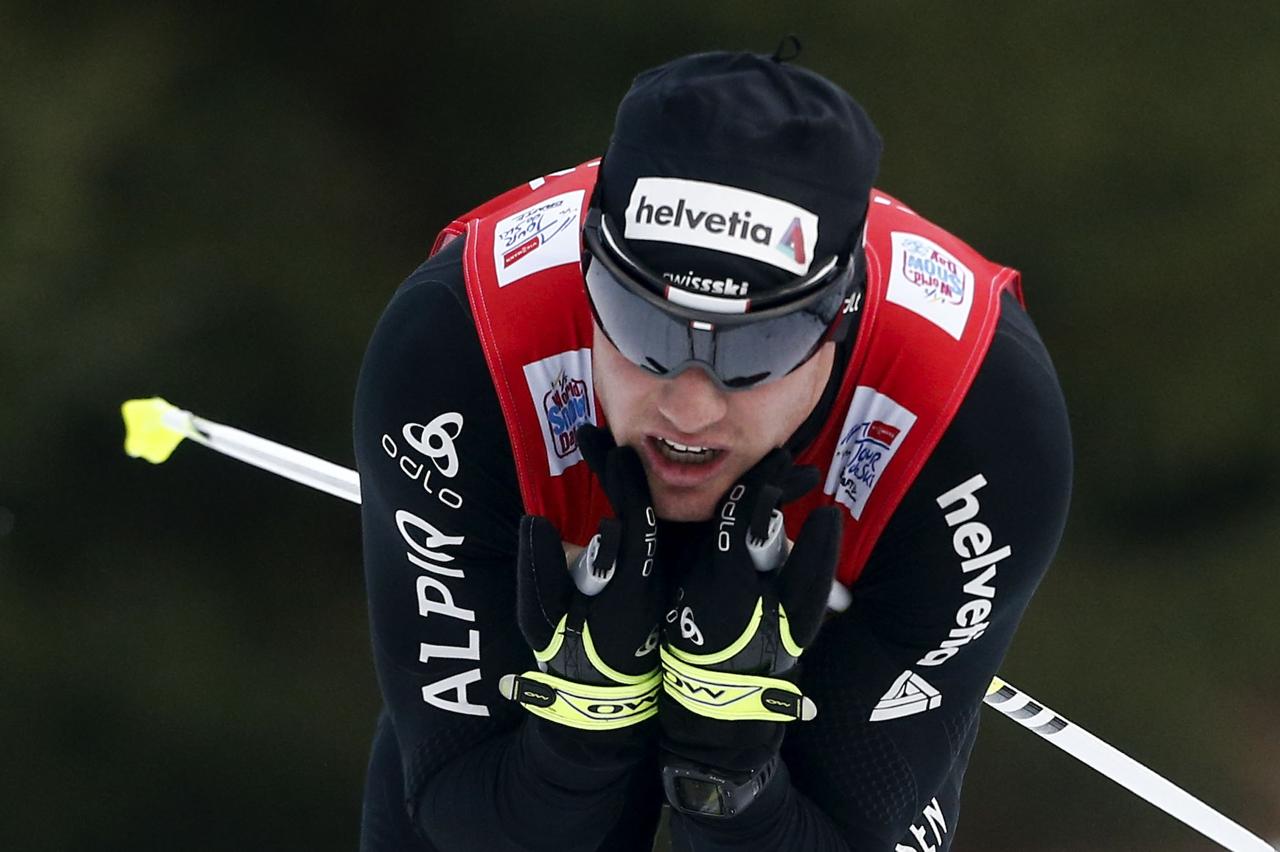 Dario Cologna a su rester au contact de ses principaux adversaires lors de cette étape. [Thomas Peter]