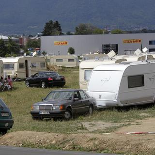 Des caravanes de gitans près de Genève. [Salvatore di Nolfi]