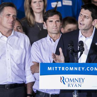 Mitt Romney (à gauche) et Paul Ryan (au micro) lors du meeting de Manassas, le 11 août 2012. [Getty Images - T.J. Kirkpatrick]