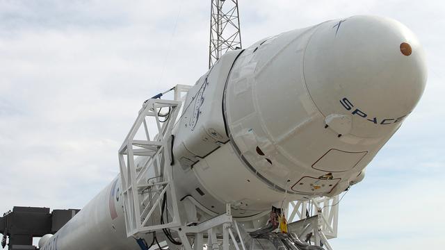 La société américaine SpaceX s'apprête à effectuer  le premier vol privé vers la Station spatiale internationale (ISS). [SpaceX]