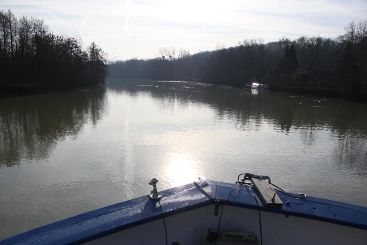 Au fil  de l'eau, la Marne.