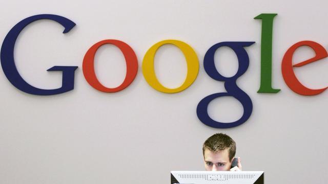 L'action de Google a chuté de 9% avant d'être suspendue. [Mark Lennihan]