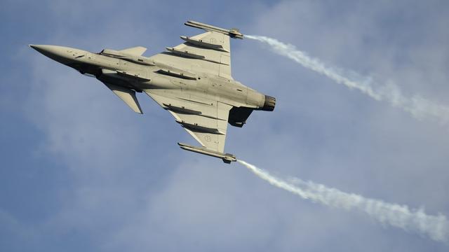 Le président du PLR Philipp Müller propose de renoncer à l'achat des Gripen et acquérir plutôt des Eurofighter ou des Rafale. [Laurent Gillieron]