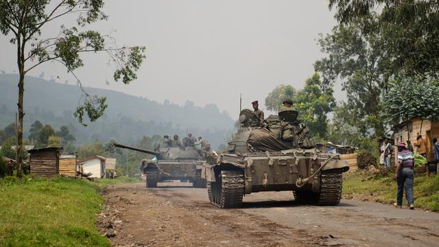 Des tanks de l'armée de la République démocratique du Congo. [Phil Moore]