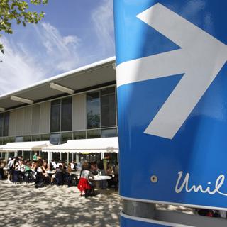 Le Conseil fédéral lance un contre-projet indirect à l’initiative de l’Union des étudiants de Suisse (UNES) concernant les bourses. [Laurent Gillieron]