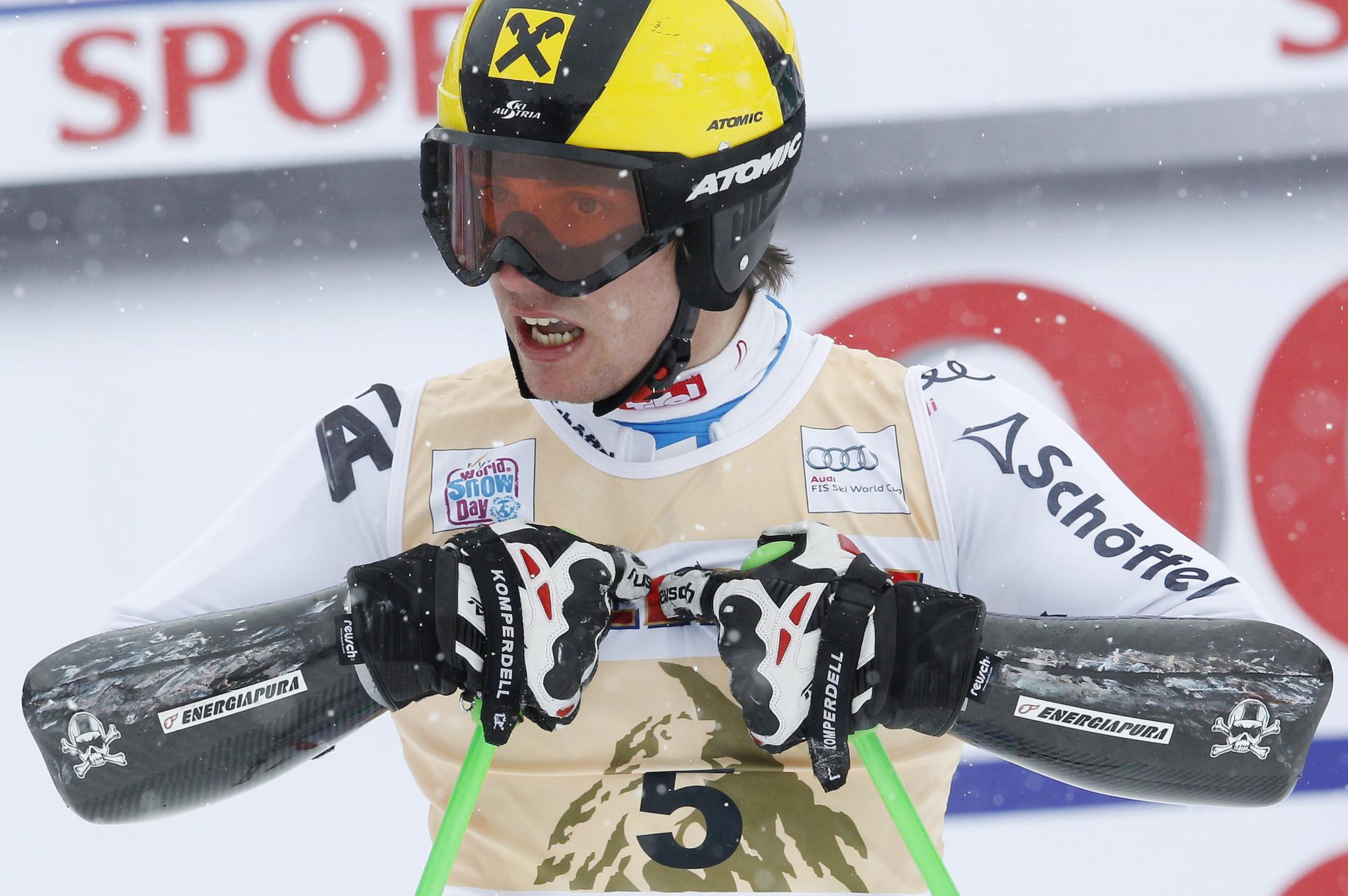 Vainqueur du slalom nocturne de Zagreb jeudi, Hirscher a enlevé le géant d'Adelboden. [REUTERS - REUTERS/Michael Buholzer]