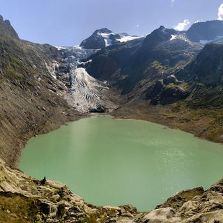 Dans le sillage du recul des glaciers, de nouveaux lacs de montagne se forment. [Tomas Sereda]