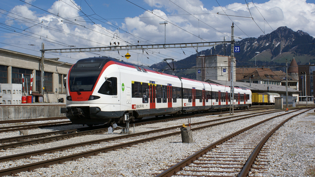 Le RER en provenance de Fribourg entre en gare de Bulle, le 4 mai 2012. [André Knoerr (Flickr) - André Knoerr]