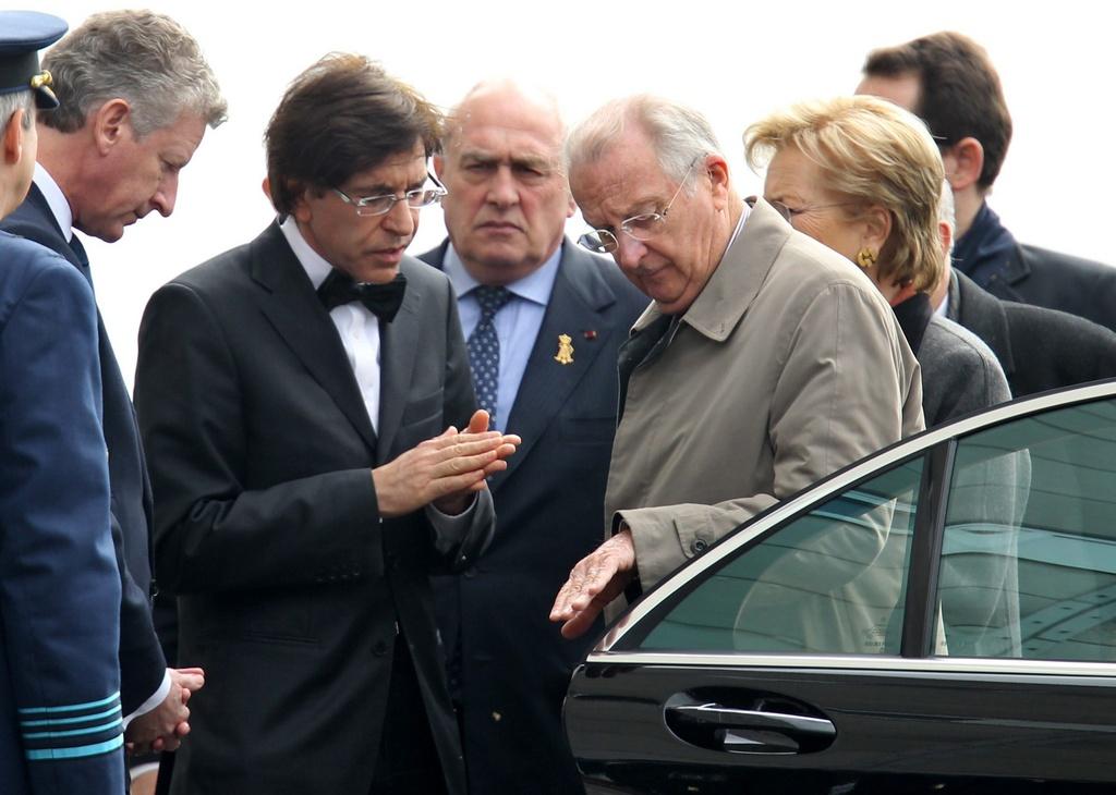 Le Premier ministre belge Elio Di Rupo en concertation avec le roi Albert II. [KEYSTONE - OLIVIER HOSLET]