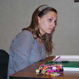 L'étudiante Anna-Lise lors de son cours de français à l'Université de Youngstown.