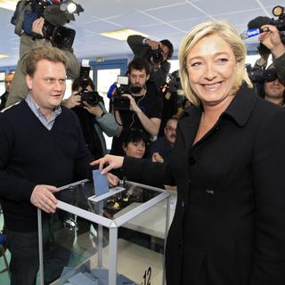 La candidate d'extrême droite Marine Le Pen a voté à Hénin-Beaumont, dans le Pas-de-Calais. [REUTERS - Pascal Rossignol]