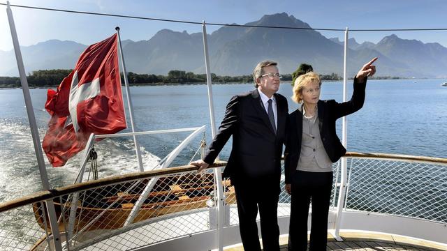 La présidente de la Confédération et son homologue polonais ont effectué une croisière sur le Léman à bord de "La Suisse". [KEYSTONE - Laurent Gilliéron]