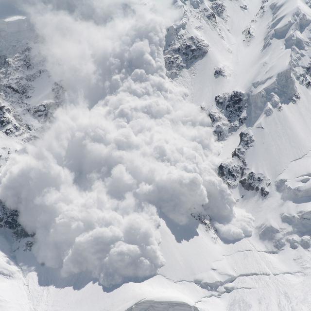 L'étude des avalanches a débuté en Suisse après l'hiver avalancheux de 1951. [Maygutyak]