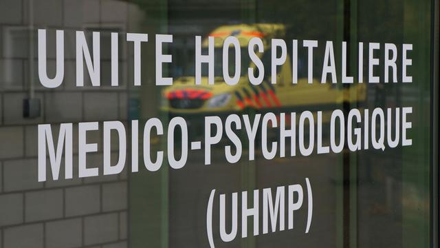 Entrée de l'unité psychiatrique de l'hôpital du Jura à Delémont. [RTS - Gaël Klein]