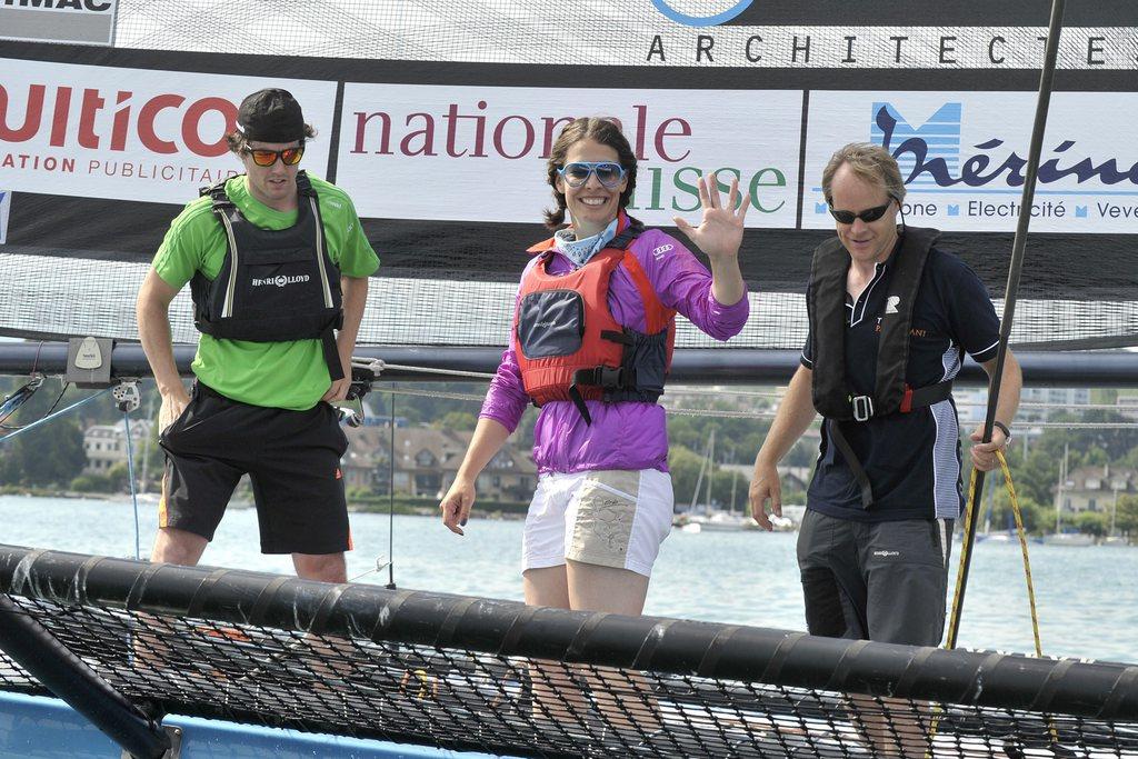 L'Obwaldienne a vécu une bonne préparation, comme en témoigne son sourire lors d'une journée de détente sur le lac Léman. [KEYSTONE - Christian Brun]