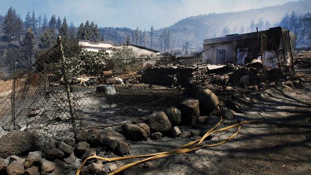 Sur la petite île de La Gomera, le feu a détruit depuis samedi plusieurs centaines d'hectares du parc naturel de Garajonay, classé au patrimoine mondial par l'Unesco. [Moises Mendoza]