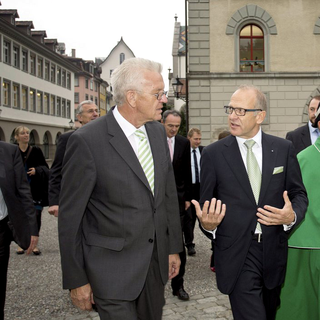 Winfried Kretschmann (gauche) avec le président du gouvernement st-gallois Martin Gehrer. [Uli Regenscheidt]