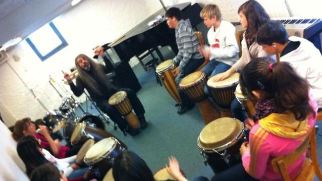 Yannick Oppliger dans la classe de Saint-Imier. [Alexandra Richard]