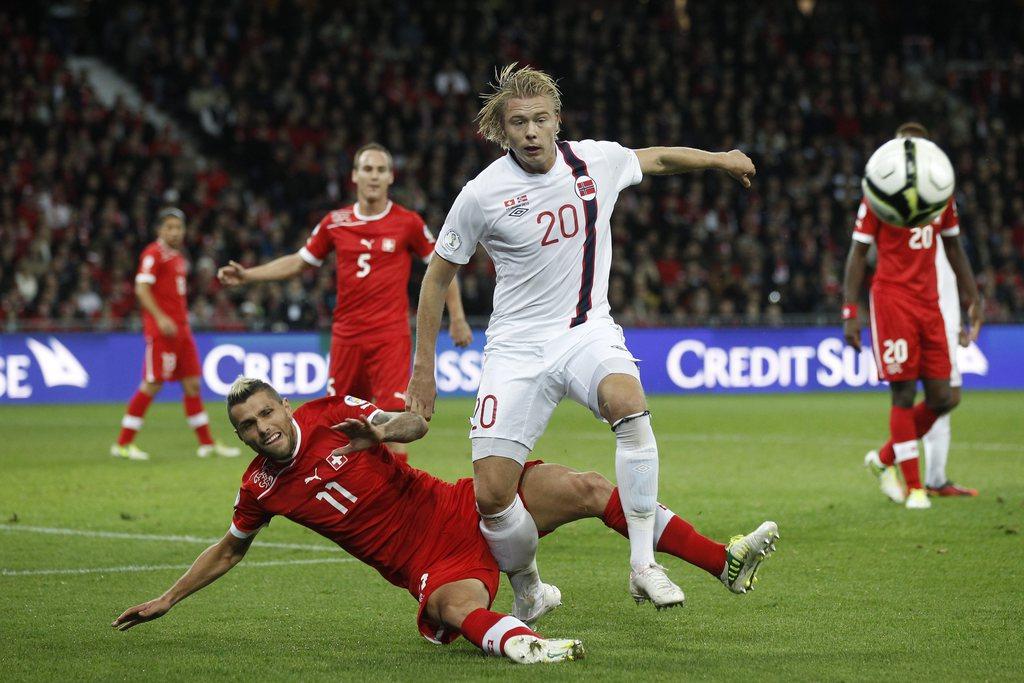 L'abattage de Valon Behrami en milieu de terrain aura une fois encore toute son importance mardi en Islande. [KEYSTONE - PETER KLAUNZER]