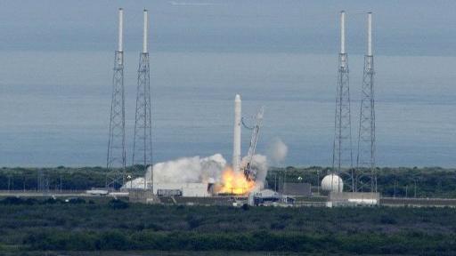 Premier lancement d'une fusée Falcon 9 de la société américaine SpaceX, le 4 juin 2010 à Cap Canaveral en Floride